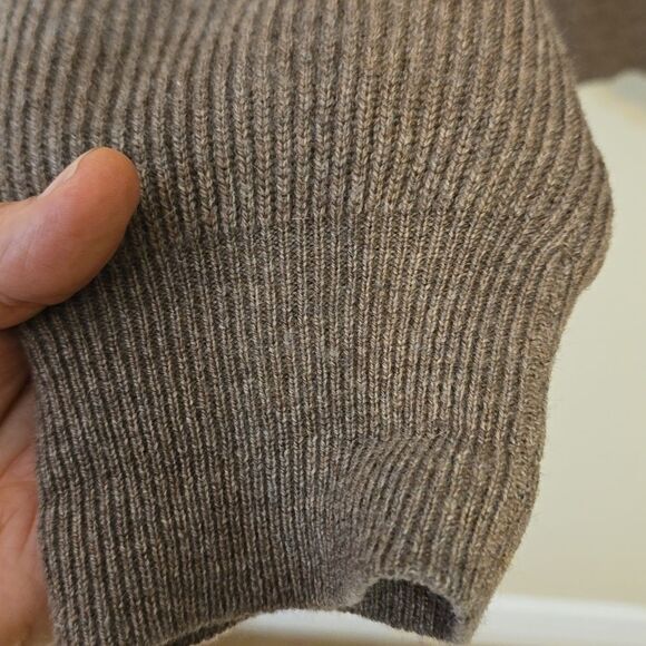 Dorce Pure Cashmere V Neck sweater size L - Picture 3 of 9